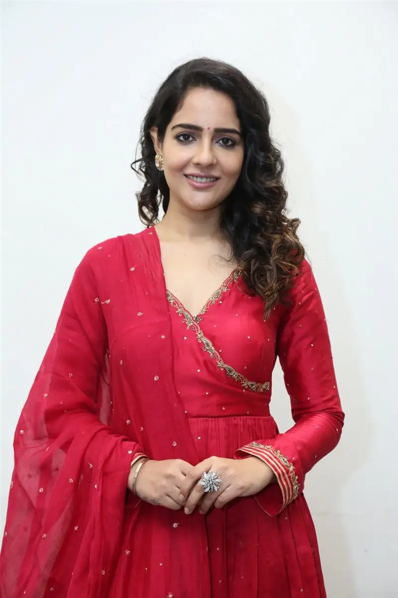 Malvi Malhotra at Tiragabadara Saami Movie Interview